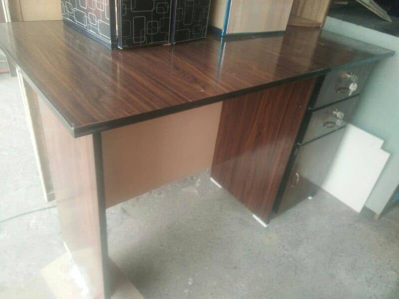 new high quality office table for computer available in store 2