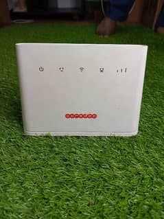 Huawei | B310s-927 4G 150Mbps LTE CPE WiFi Router 0