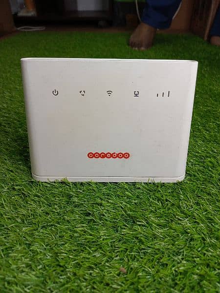 Huawei | B310s-927 4G 150Mbps LTE CPE WiFi Router 2