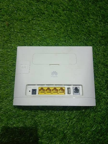 Huawei B315, 4G 300Mbps LTE CPE WiFi Router 2