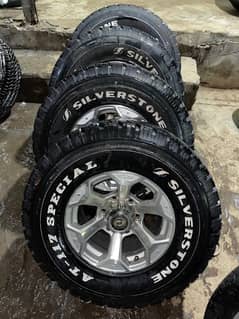 Jeep tyres monster look with expensive rims