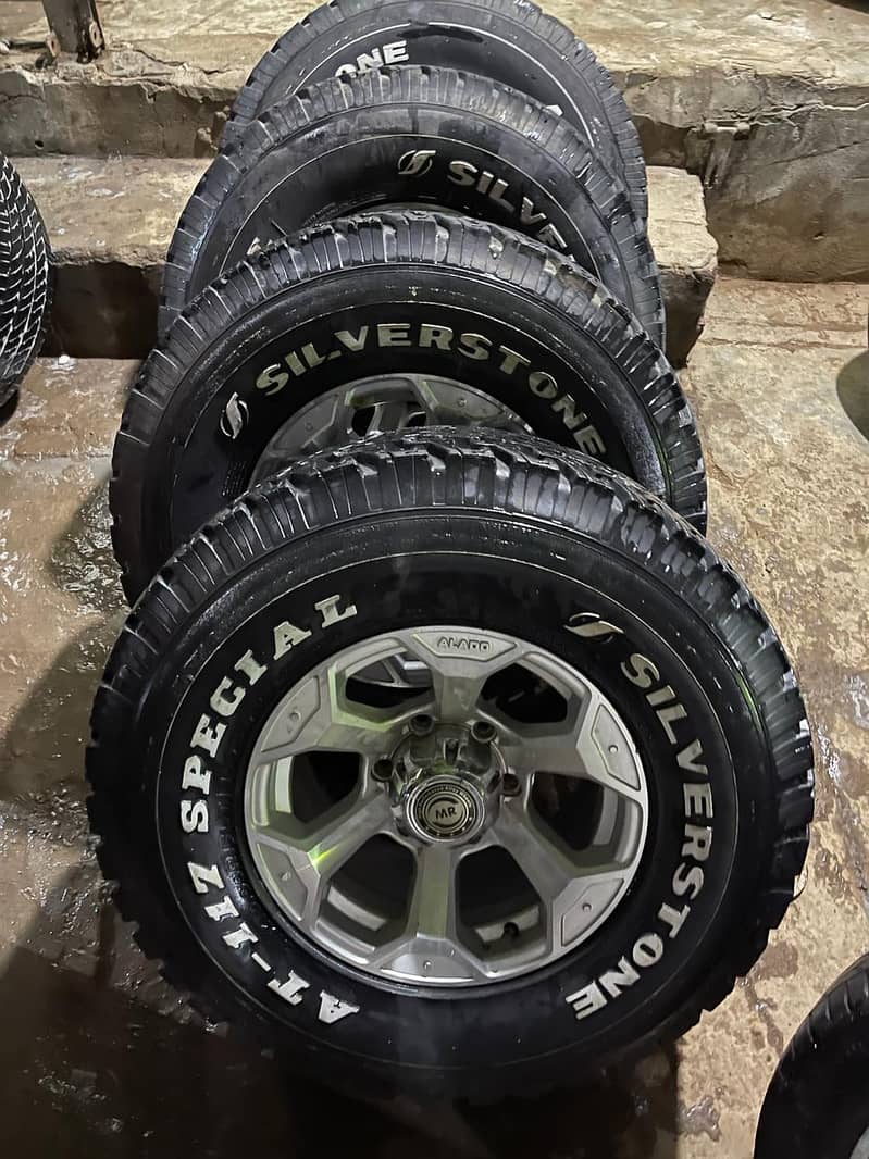 Jeep tyres monster look with expensive rims 2