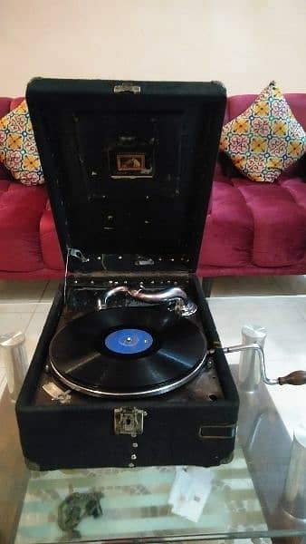 old antique HIS MASTER VOICE gramophone 4