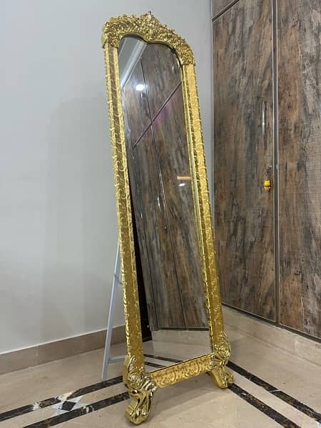 Stand mirror for sale . . 10/10 condition 0