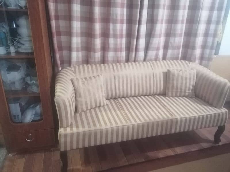 Almost new 3 seater sofa new style 5
