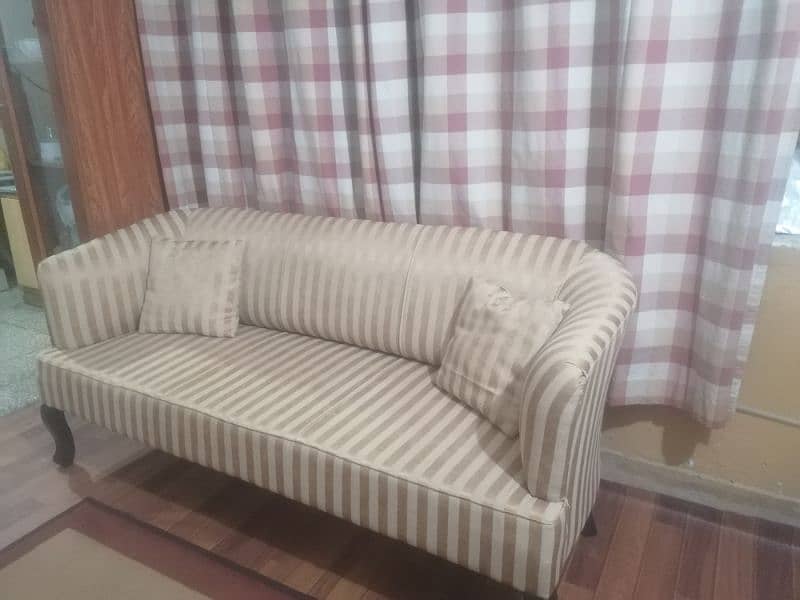 Almost new 3 seater sofa new style 6