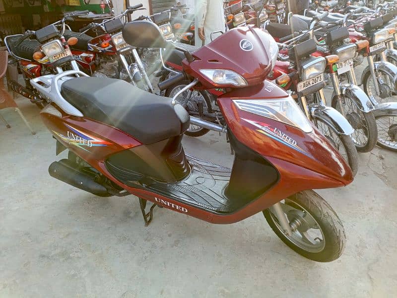 united scooty available contact at**03004142432** 7