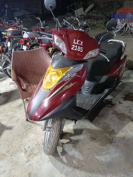 united scooty available contact at**03004142432** 8