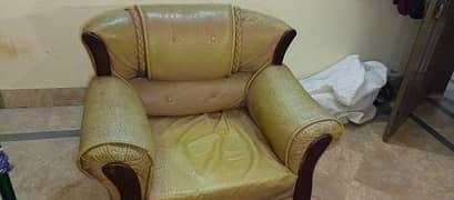 Sofa Set 5 seater Urgent Sale