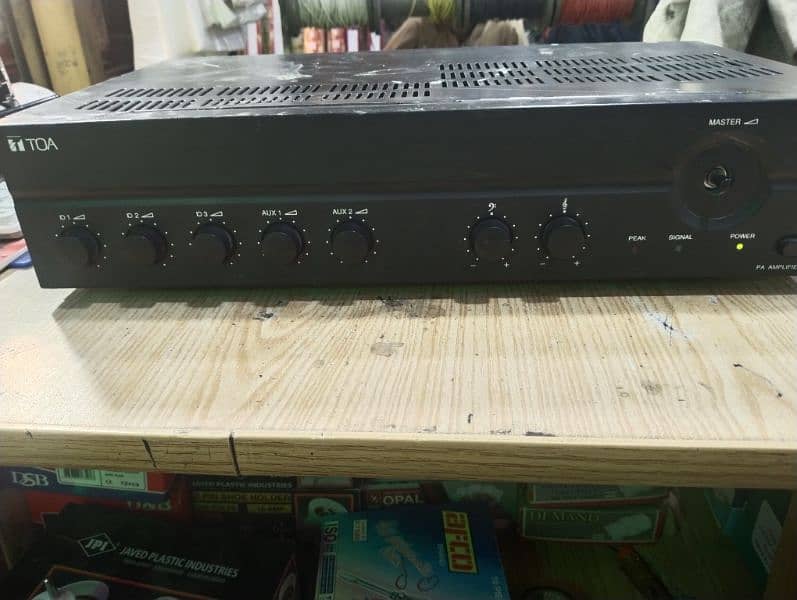 TOA Amplifier for sale good condition 0