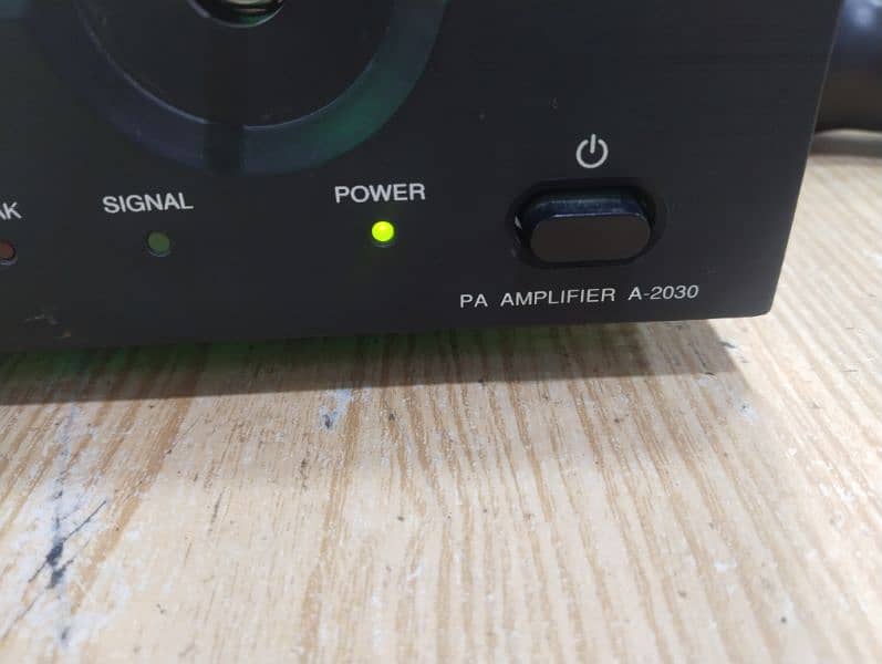 TOA Amplifier for sale good condition 1