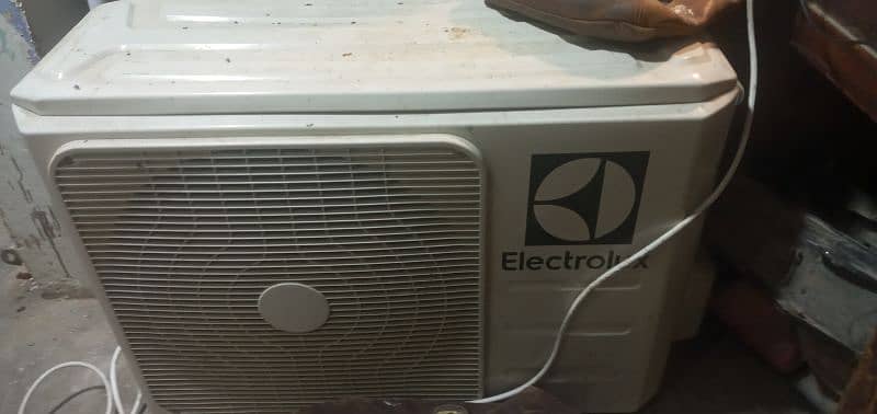electrolux 1 ton DC inverter AC 3