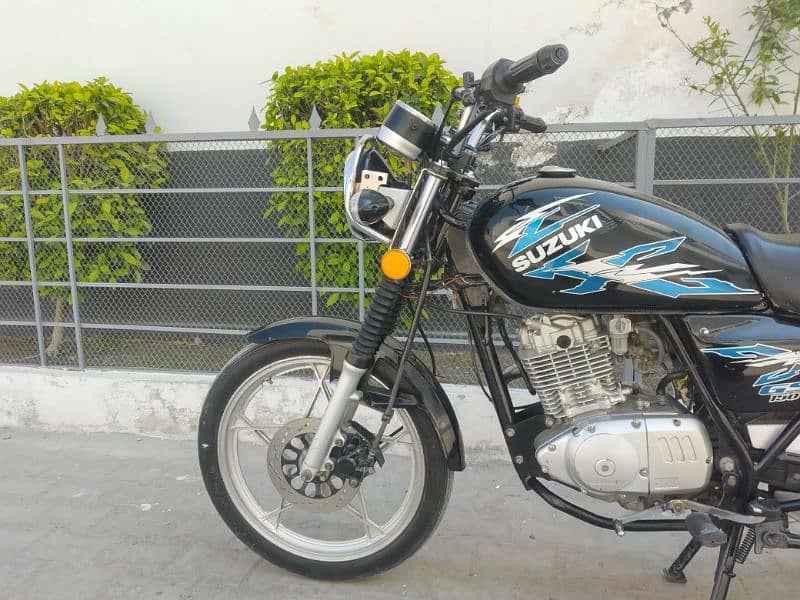 Suzuki GS 150SE 5