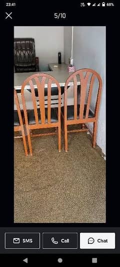 dinning table in a good condition