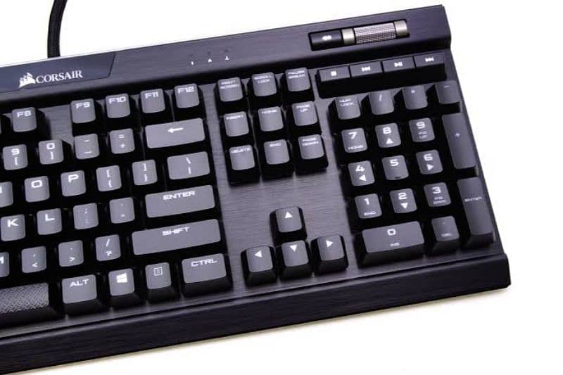 Corsair K95 Platinum Full mechanical programmable Keyboard 4