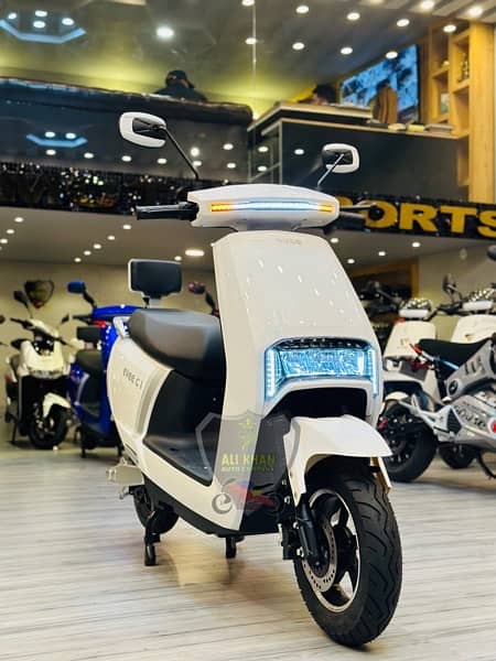 SCOOTY SCOOTER MALE GIRS LADIES RAMZA METRO EVEE PAKZON DGUAN 17