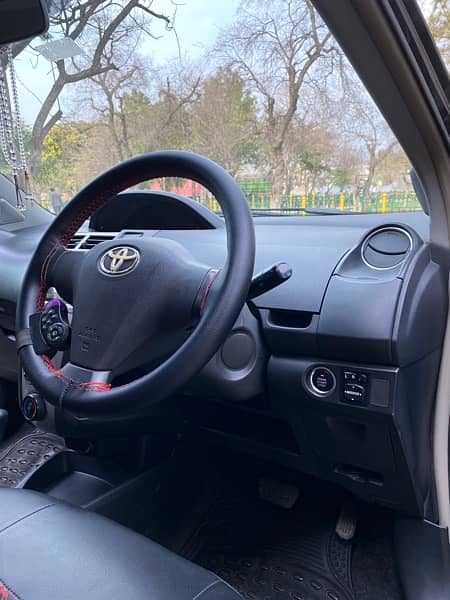 Toyota Vitz F 1.3  (push start, Top of the Line) 10