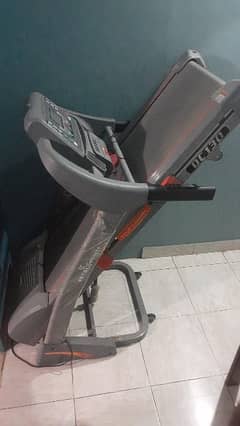 Treadmill Royal Fitness Canada. DC 130