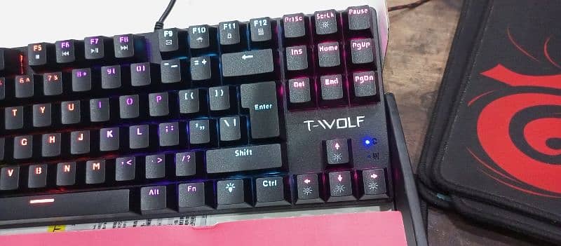 T-Wolf T-18 87keys Gaming Mechanical keyboard 3