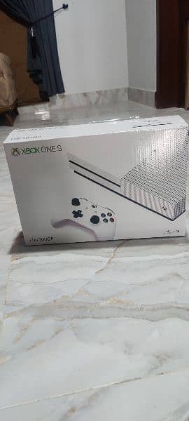 Xbox One S 8