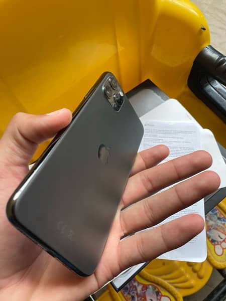 iPhone 11 Pro Max 256GB Non PTA 3