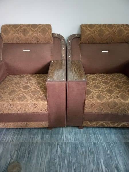 Sofa set 5 seater (3+1+1) at lowest 4
