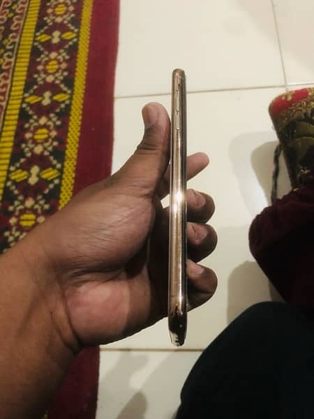 Iphone xs Max (DUAL PTA APPROVED) with box 2