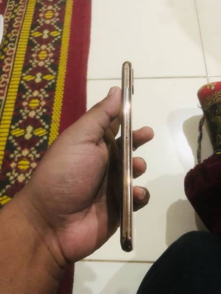 Iphone xs Max (DUAL PTA APPROVED) with box 4