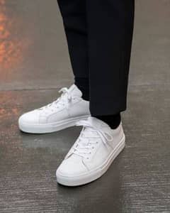 Men's Sneakers
: Free Delivery Available