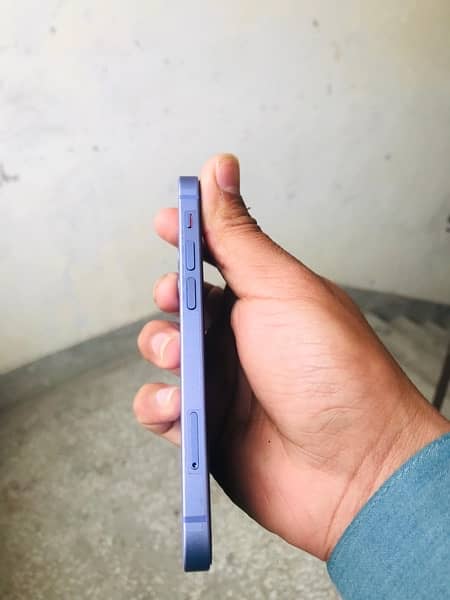 iphone 12 mini 4