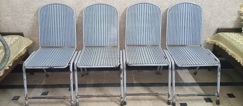 strong 4 chair with 1 tabel best quality 03016456952 for call 0