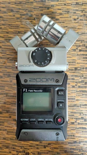 Zoom F1 Field Recorder With HYX-6 Stereo Channel Microphone 1