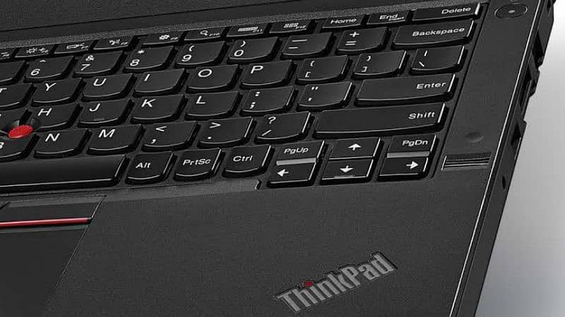 Lenovo Thinkpad x260 i5 6th Gen 
8GB /
256GB 1