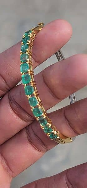 Emerald bracelet 1