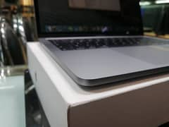 macbook pro 2019 screen 16 inch core i7 2.6