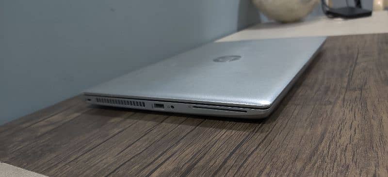 Hp ProBook 640 G4 Core I5 8th Generation 8gb ram 128gb M. 2 SSD,500 hdd 5