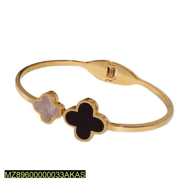 Gold -plated clover shaped bracelet 2