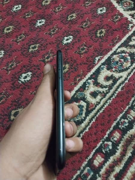 IPhone 7 10/9 condition 2