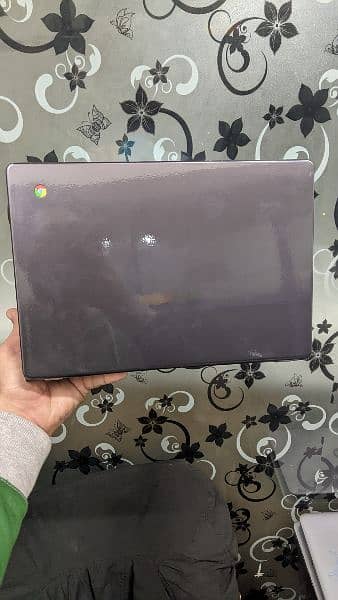 Acer Chromebook C740  With 128ssd 1