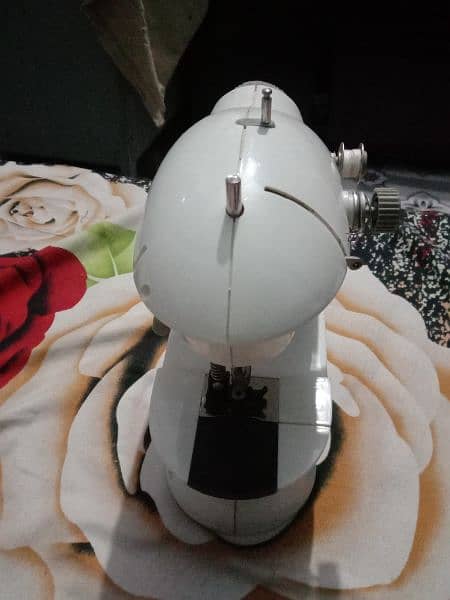 Sewing machine for sale 0