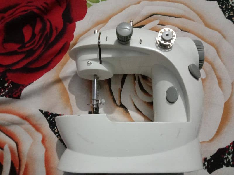Sewing machine for sale 4
