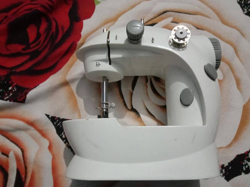 Sewing machine for sale 5
