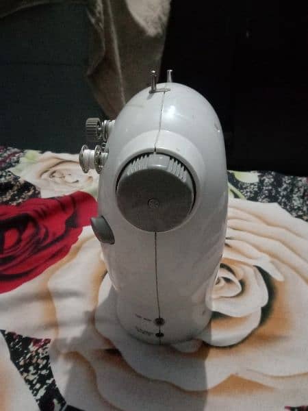 Sewing machine for sale 6
