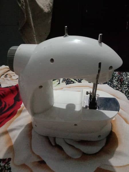 Sewing machine for sale 11