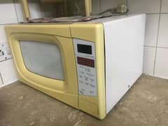 microwave in perfect condition