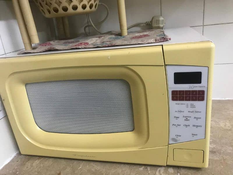 microwave in perfect condition 1