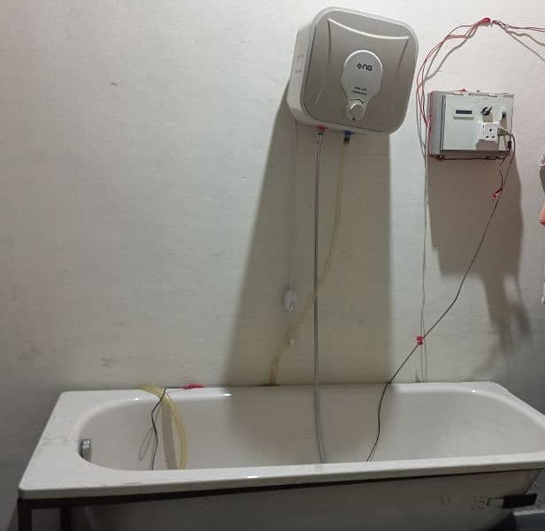 Geyser / Dialysis tub with power controller 0