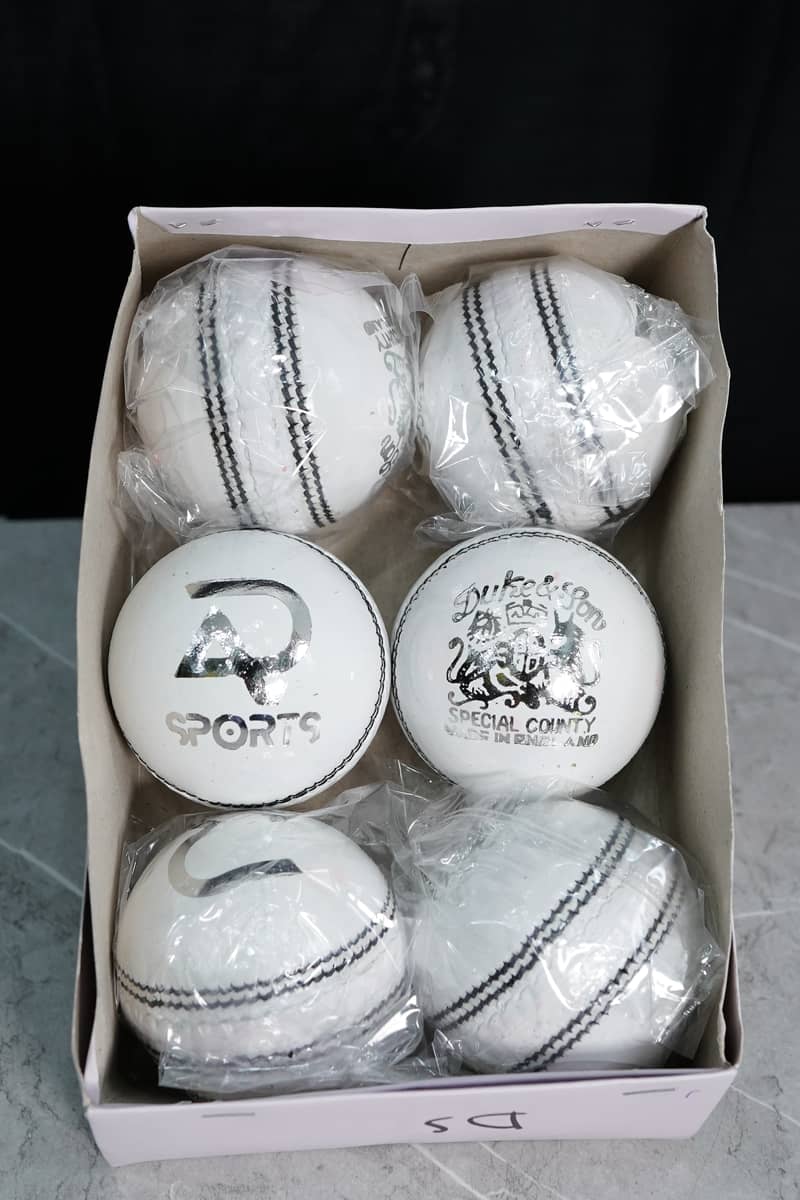 Cricket hard ball/ Sports hard ball /hard ball /duke 0
