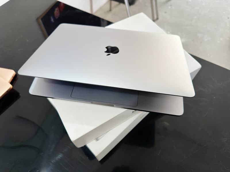 Apple MacBook Air / Pro M1 Rose Gold LIke Box Pack Condition 7