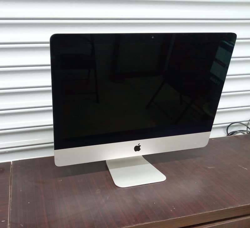 iMac 2015 Late (21.5 Inches) 1